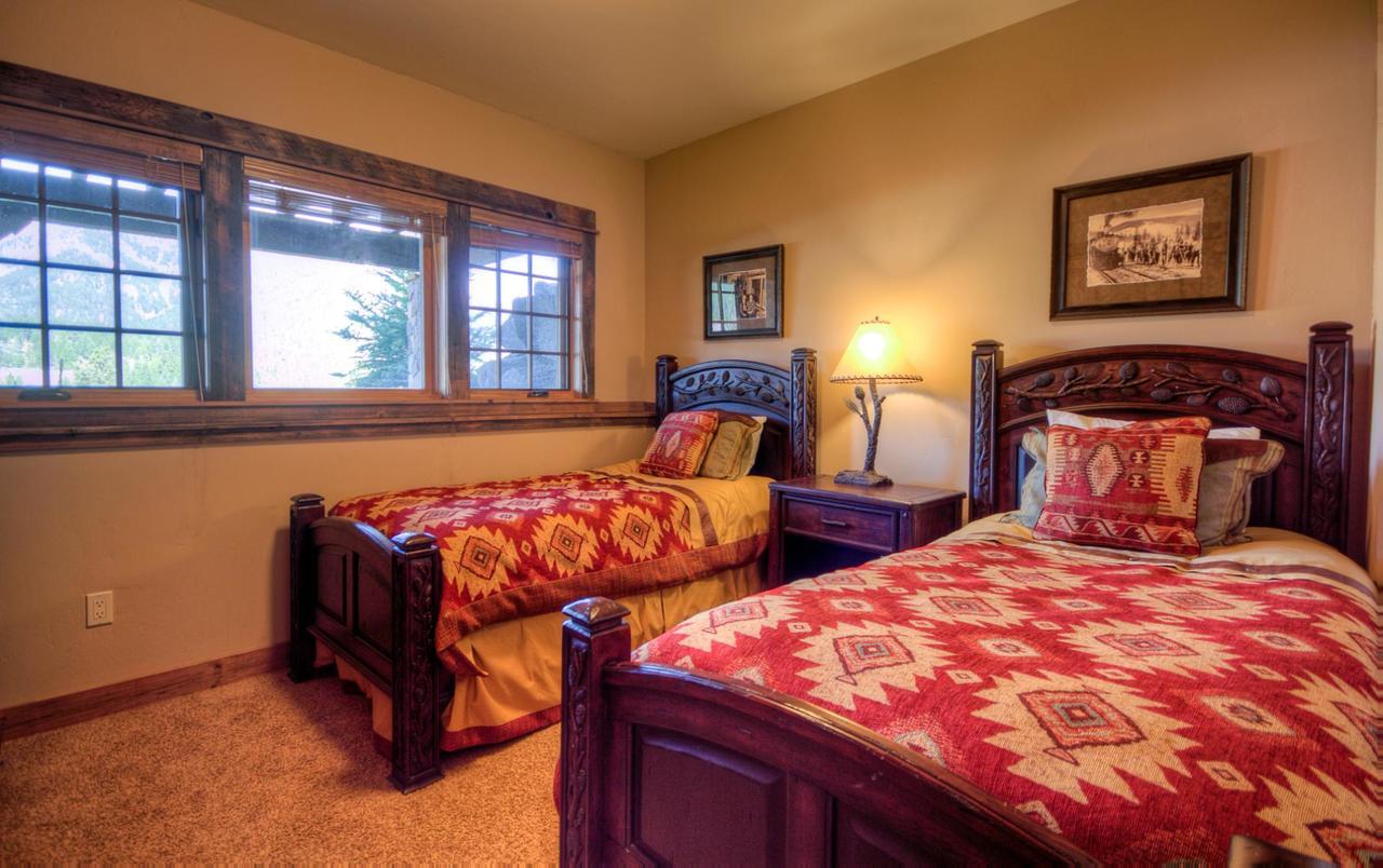 Antler Ridge Lodge Big Sky Extérieur photo