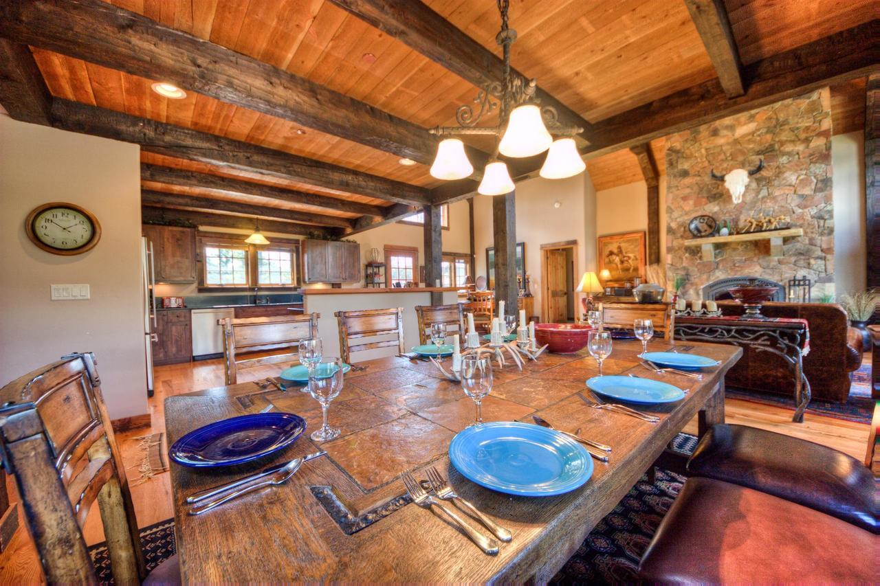 Antler Ridge Lodge Big Sky Extérieur photo