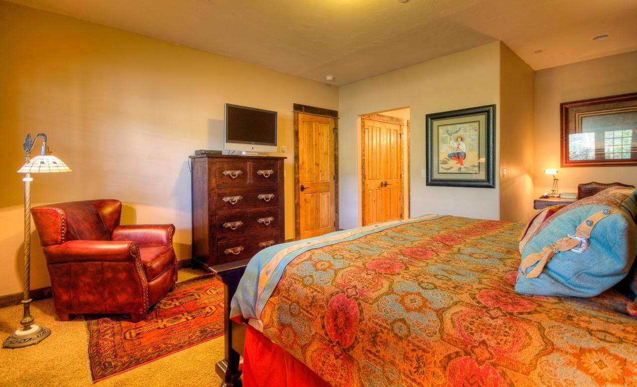 Antler Ridge Lodge Big Sky Extérieur photo