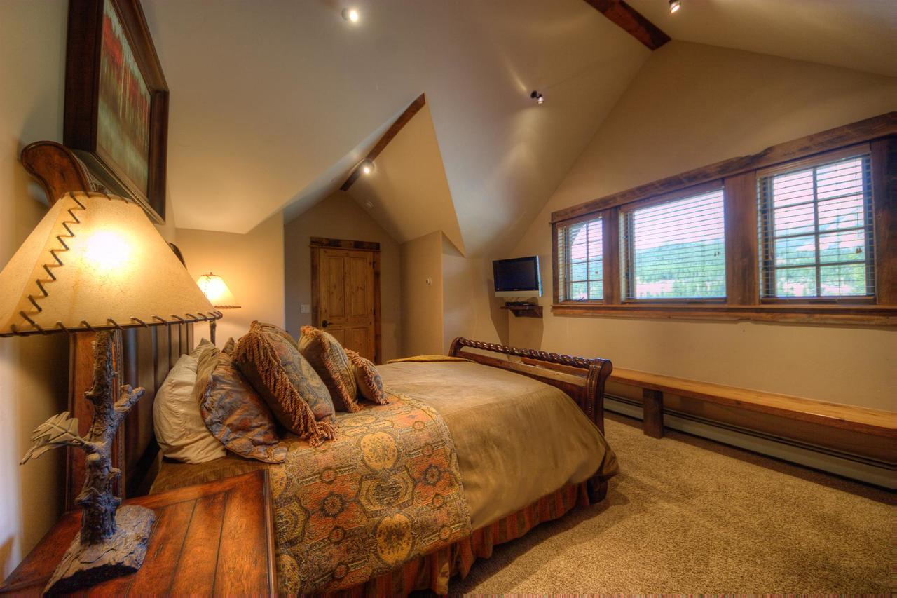 Antler Ridge Lodge Big Sky Extérieur photo